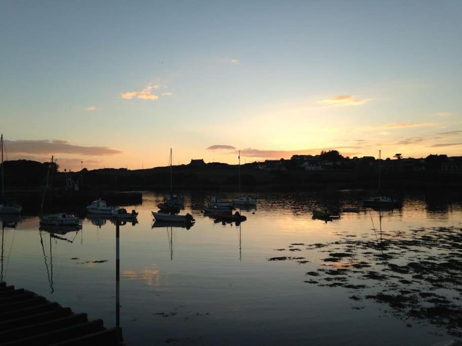 3 Bedroom Townhouse Right On The Harbour Isle of Whithorn Zewnętrze zdjęcie