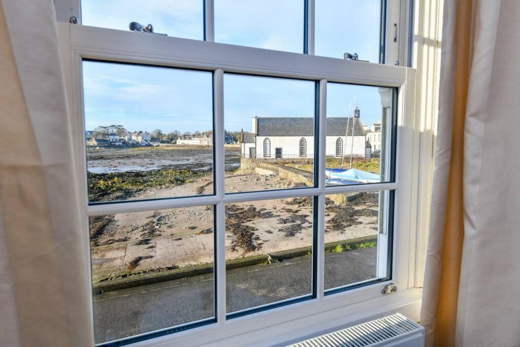 3 Bedroom Townhouse Right On The Harbour Isle of Whithorn Zewnętrze zdjęcie