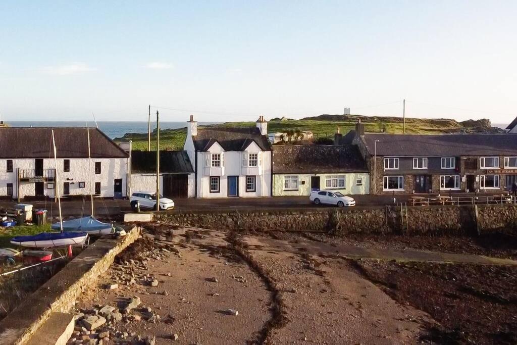3 Bedroom Townhouse Right On The Harbour Isle of Whithorn Zewnętrze zdjęcie