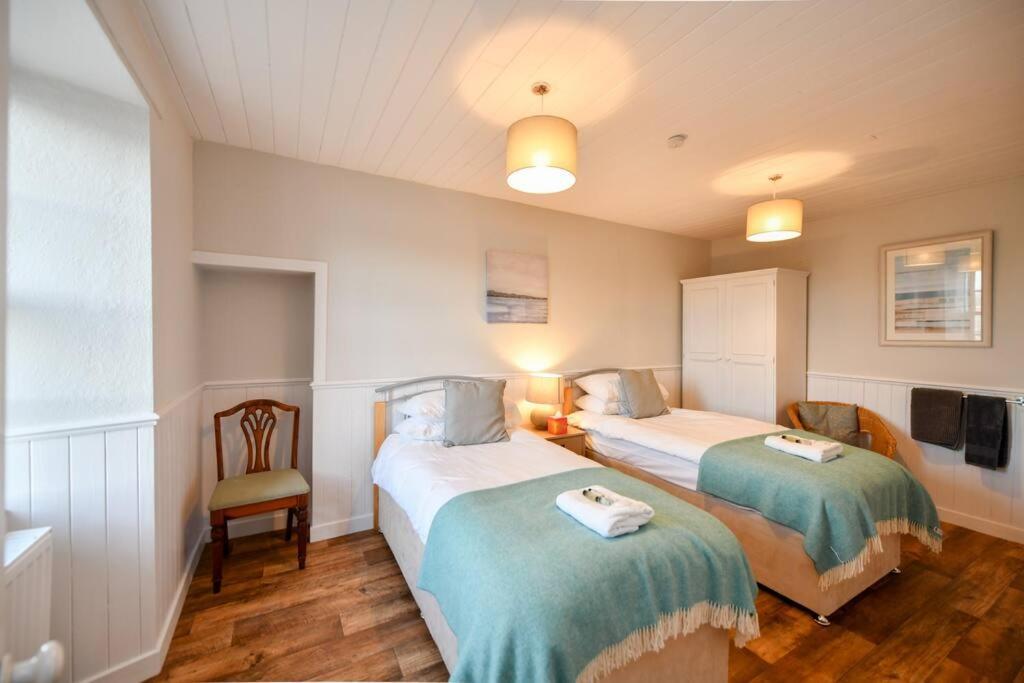 3 Bedroom Townhouse Right On The Harbour Isle of Whithorn Zewnętrze zdjęcie