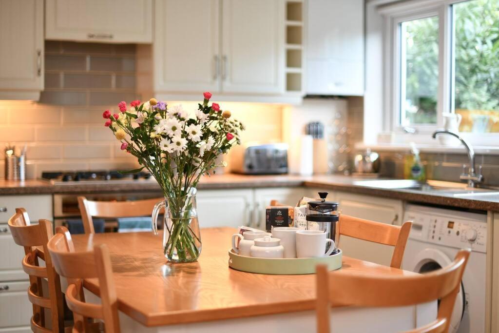 3 Bedroom Townhouse Right On The Harbour Isle of Whithorn Zewnętrze zdjęcie