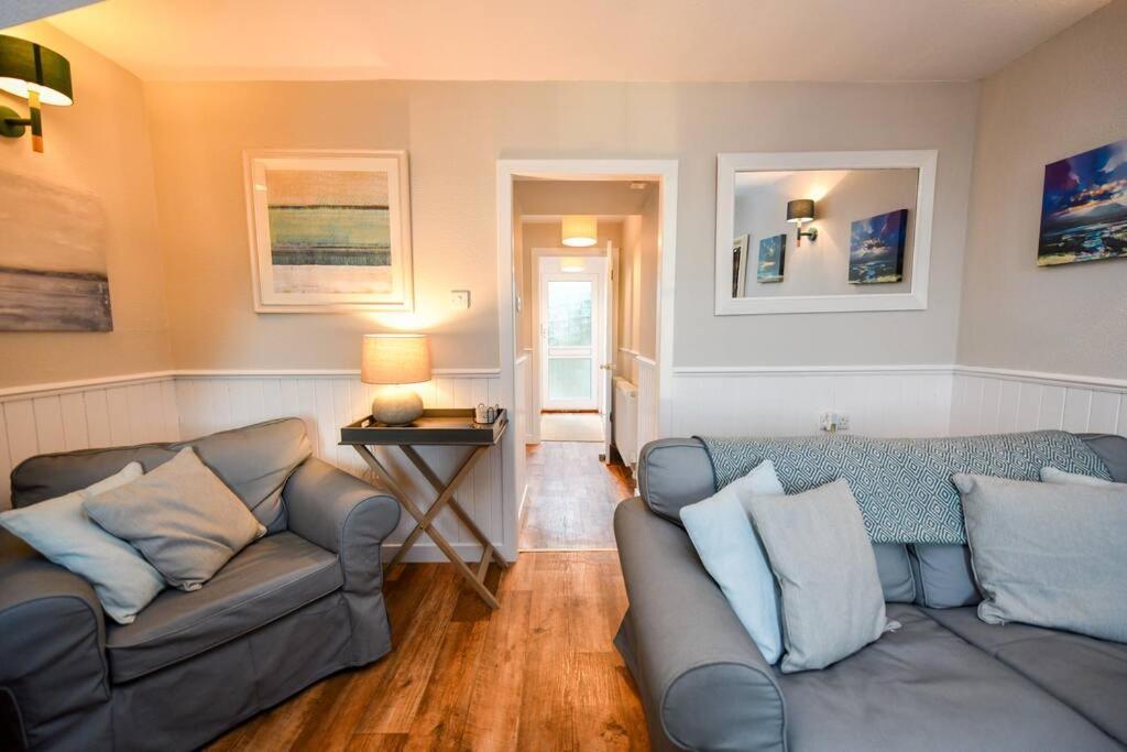 3 Bedroom Townhouse Right On The Harbour Isle of Whithorn Zewnętrze zdjęcie