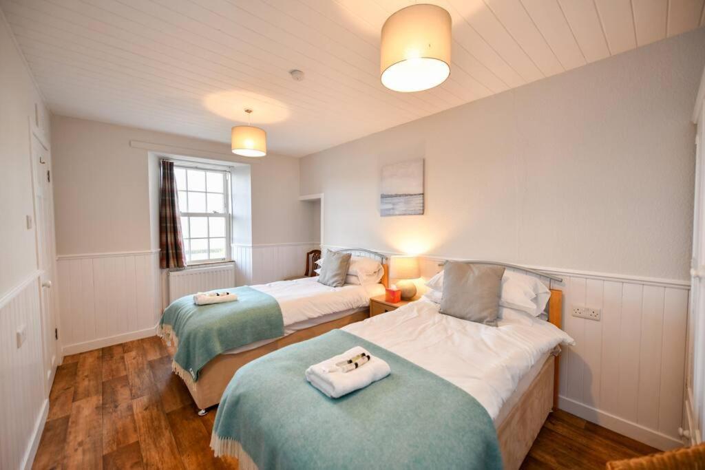 3 Bedroom Townhouse Right On The Harbour Isle of Whithorn Zewnętrze zdjęcie