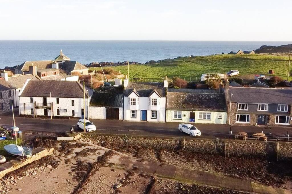 3 Bedroom Townhouse Right On The Harbour Isle of Whithorn Zewnętrze zdjęcie